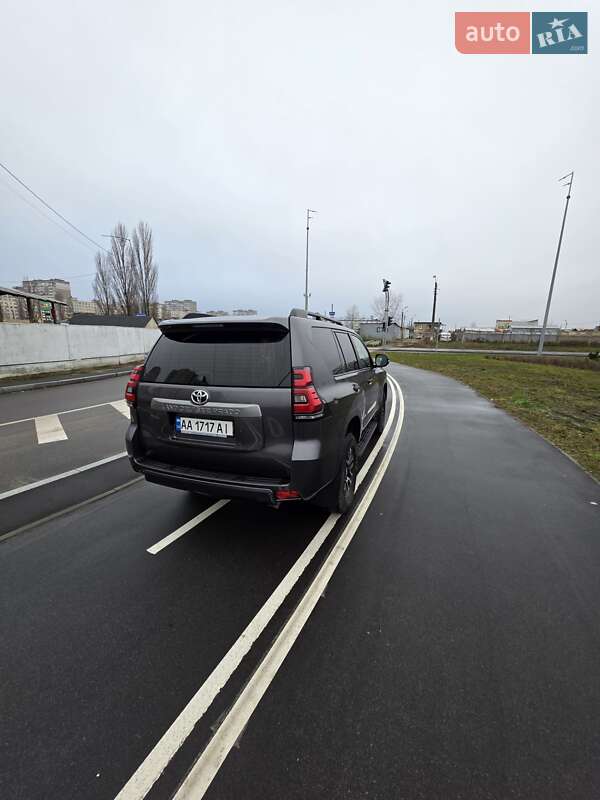 Внедорожник / Кроссовер Toyota Land Cruiser Prado 2019 в Киеве