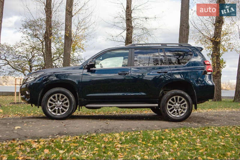 Внедорожник / Кроссовер Toyota Land Cruiser Prado 2017 в Киеве