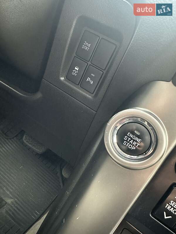 Позашляховик / Кросовер Toyota Land Cruiser Prado 2010 в Києві