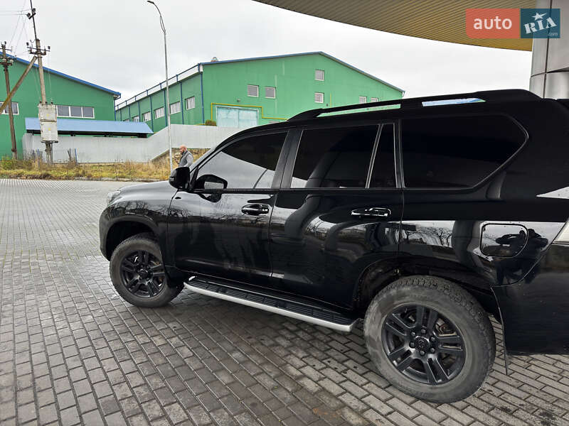 Позашляховик / Кросовер Toyota Land Cruiser Prado 2010 в Тернополі