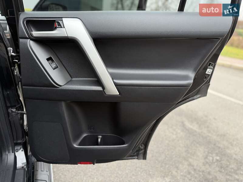 Внедорожник / Кроссовер Toyota Land Cruiser Prado 2020 в Киеве фото 51 Внедорожник / Кроссовер Toyota Land Cruiser Prado 2020 в Киеве