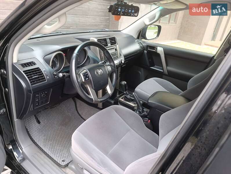 Внедорожник / Кроссовер Toyota Land Cruiser Prado 2012 в Николаеве