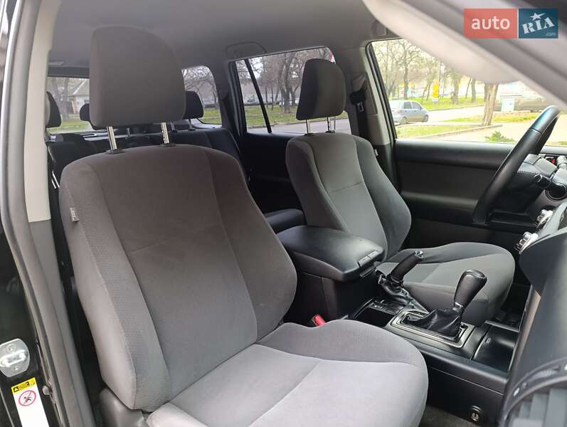 Внедорожник / Кроссовер Toyota Land Cruiser Prado 2012 в Николаеве
