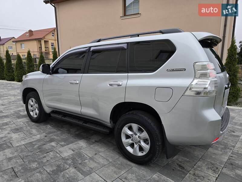 Позашляховик / Кросовер Toyota Land Cruiser Prado 2012 в Івано-Франківську