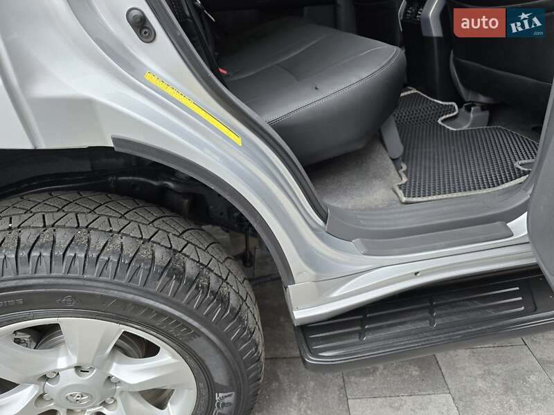 Позашляховик / Кросовер Toyota Land Cruiser Prado 2012 в Івано-Франківську