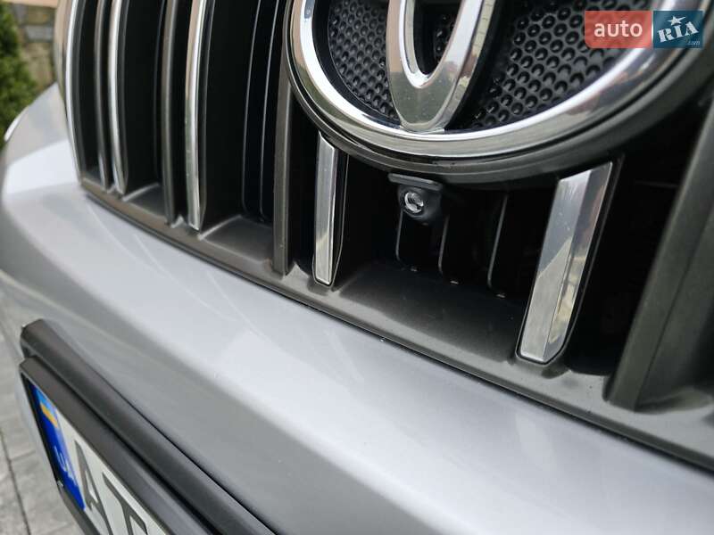 Позашляховик / Кросовер Toyota Land Cruiser Prado 2012 в Івано-Франківську