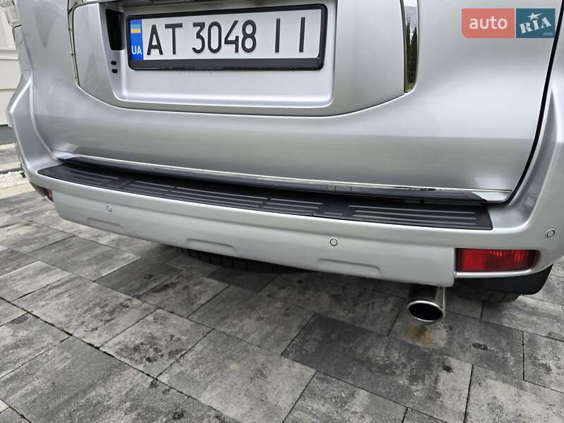 Позашляховик / Кросовер Toyota Land Cruiser Prado 2012 в Івано-Франківську