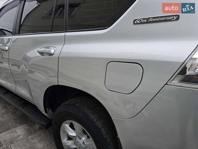 Позашляховик / Кросовер Toyota Land Cruiser Prado 2012 в Івано-Франківську