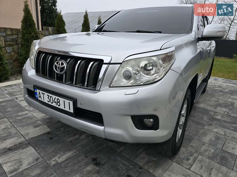 Позашляховик / Кросовер Toyota Land Cruiser Prado 2012 в Івано-Франківську
