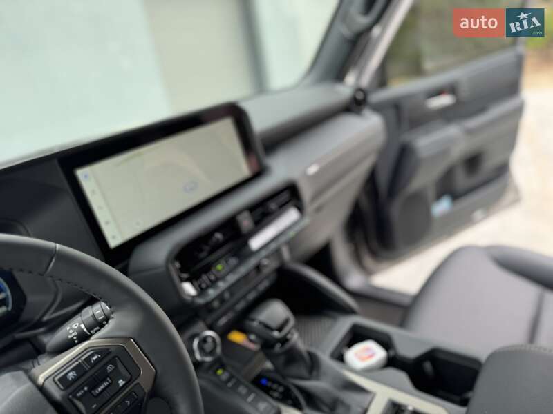 Внедорожник / Кроссовер Toyota Land Cruiser Prado 2024 в Львове