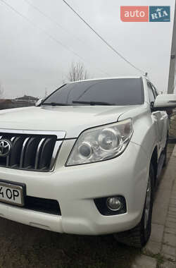 Позашляховик / Кросовер Toyota Land Cruiser Prado 2010 в Києві