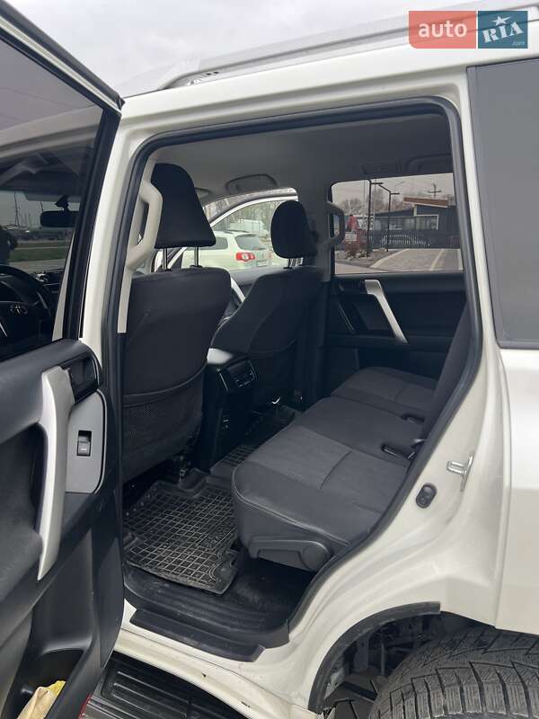 Позашляховик / Кросовер Toyota Land Cruiser Prado 2019 в Луцьку