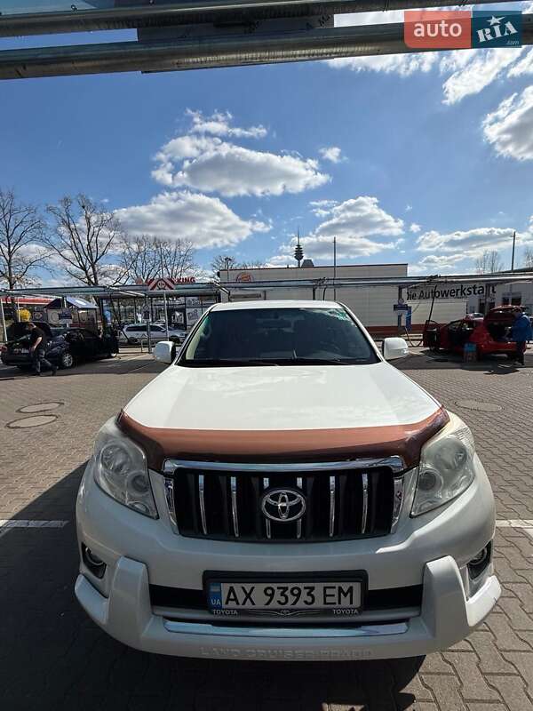 Внедорожник / Кроссовер Toyota Land Cruiser Prado 2010 в Харькове