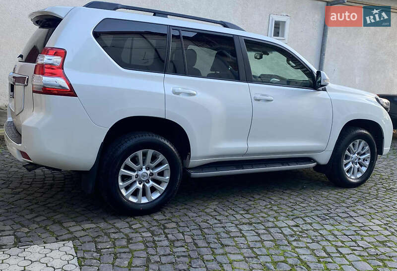 Внедорожник / Кроссовер Toyota Land Cruiser Prado 2013 в Белках