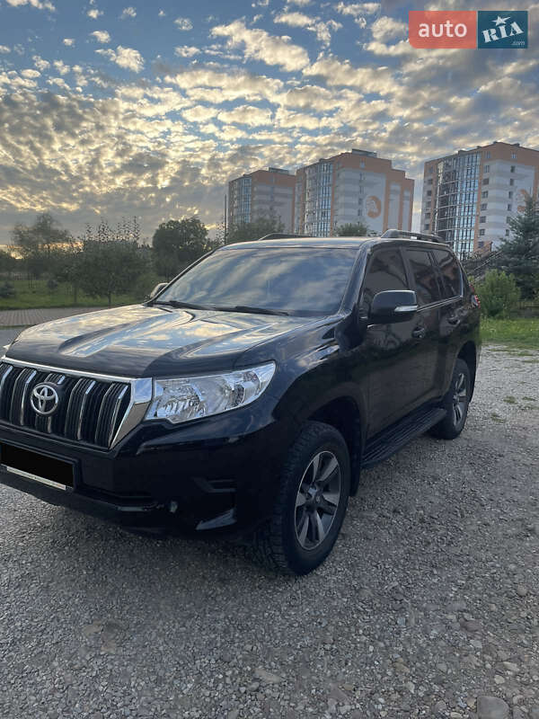 Позашляховик / Кросовер Toyota Land Cruiser Prado 2019 в Івано-Франківську