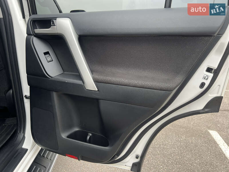 Внедорожник / Кроссовер Toyota Land Cruiser Prado 2021 в Киеве