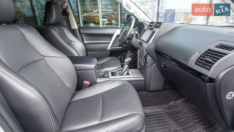 Внедорожник / Кроссовер Toyota Land Cruiser Prado 2019 в Днепре