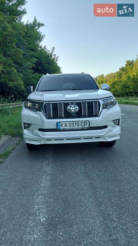 Toyota Land Cruiser Prado 2011