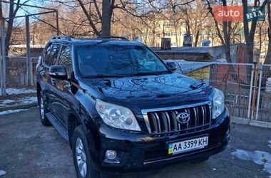 Позашляховик / Кросовер Toyota Land Cruiser Prado 2010 в Києві