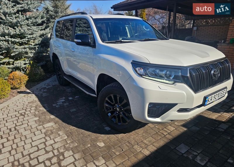 Toyota Land Cruiser Prado 2021