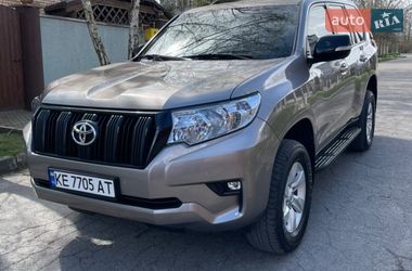Позашляховик / Кросовер Toyota Land Cruiser Prado 2018 в Дніпрі