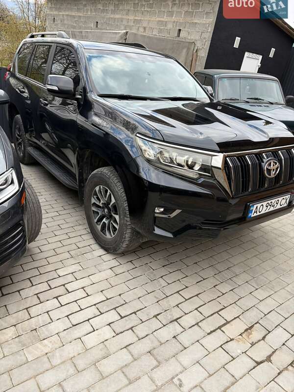 Toyota Land Cruiser Prado 2023