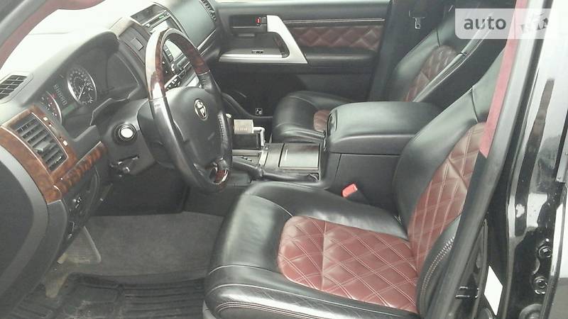 Внедорожник / Кроссовер Toyota Land Cruiser 2011 в Харькове