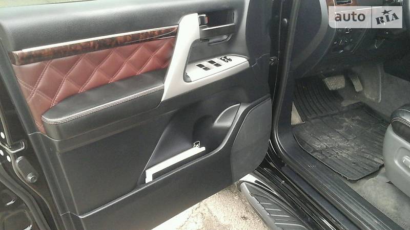 Внедорожник / Кроссовер Toyota Land Cruiser 2011 в Харькове