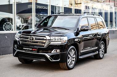 Внедорожник / Кроссовер Toyota Land Cruiser 2018 в 