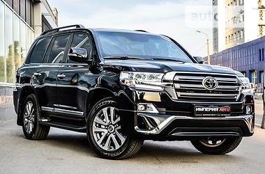 Внедорожник / Кроссовер Toyota Land Cruiser 2018 в 