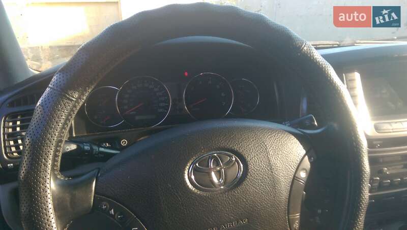 Внедорожник / Кроссовер Toyota Land Cruiser 2005 в Броварах