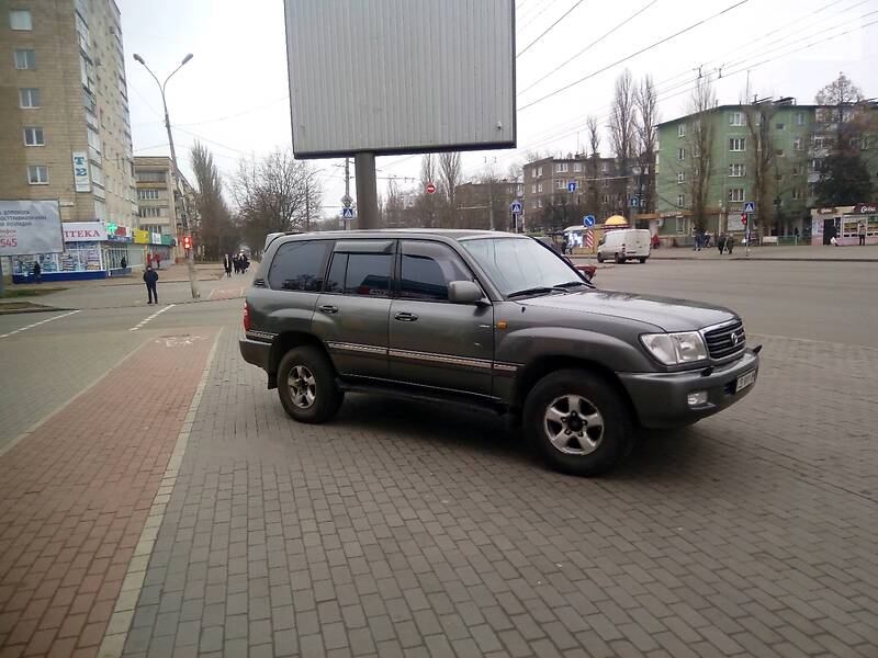 Внедорожник / Кроссовер Toyota Land Cruiser 2000 в Чернигове