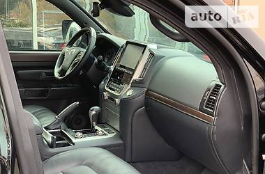 Позашляховик / Кросовер Toyota Land Cruiser 2018 в 