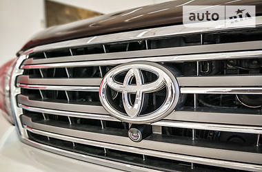 Позашляховик / Кросовер Toyota Land Cruiser 2012 в 