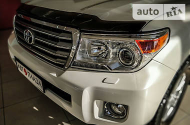 Позашляховик / Кросовер Toyota Land Cruiser 2012 в 