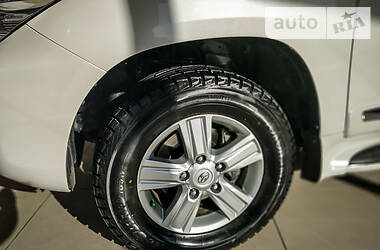 Позашляховик / Кросовер Toyota Land Cruiser 2012 в 
