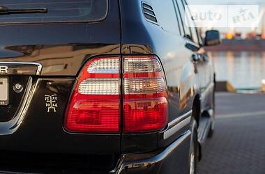 Позашляховик / Кросовер Toyota Land Cruiser 1999 в 