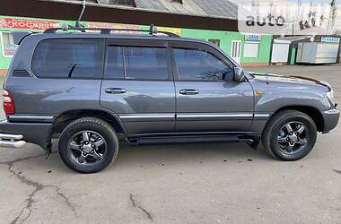 Внедорожник / Кроссовер Toyota Land Cruiser 2003 в Черновцах