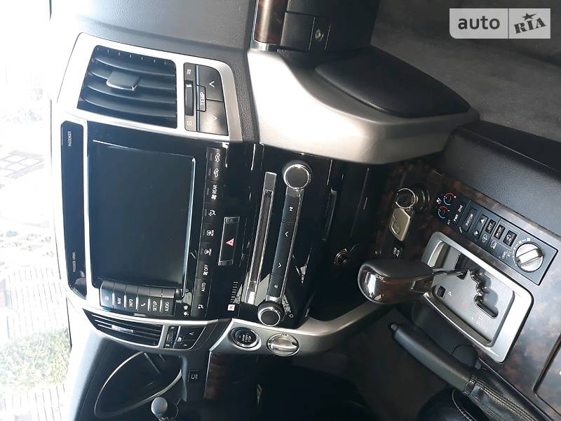 Позашляховик / Кросовер Toyota Land Cruiser 2012 в Чернівцях