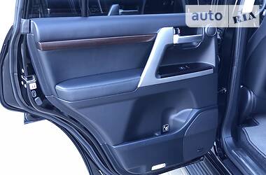 Позашляховик / Кросовер Toyota Land Cruiser 2018 в 