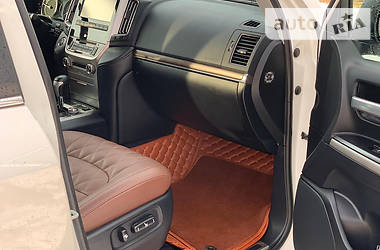 Позашляховик / Кросовер Toyota Land Cruiser 2017 в 