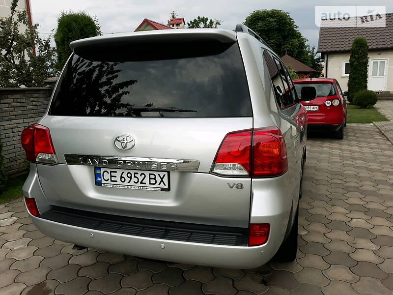 Позашляховик / Кросовер Toyota Land Cruiser 2012 в Чернівцях