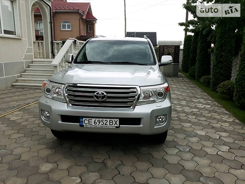 Позашляховик / Кросовер Toyota Land Cruiser 2012 в Чернівцях