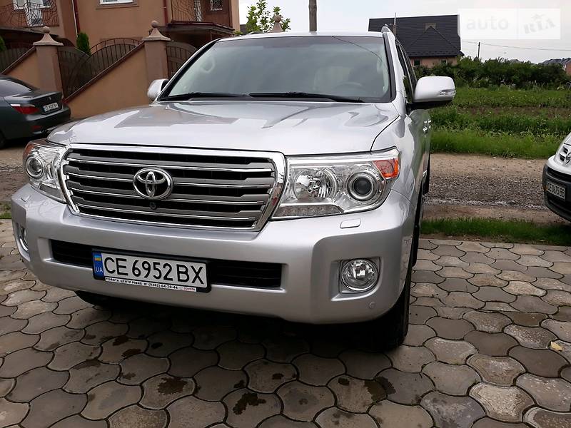Позашляховик / Кросовер Toyota Land Cruiser 2012 в Чернівцях