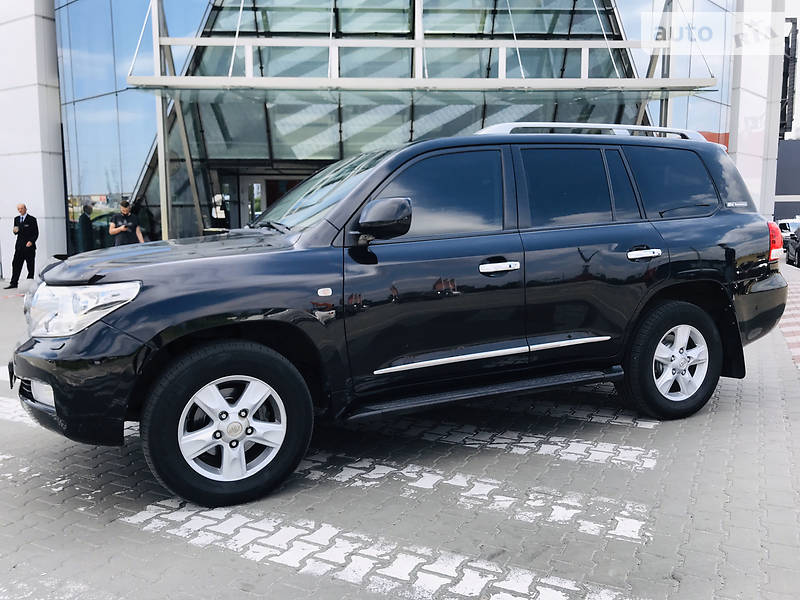 Позашляховик / Кросовер Toyota Land Cruiser 2011 в Києві