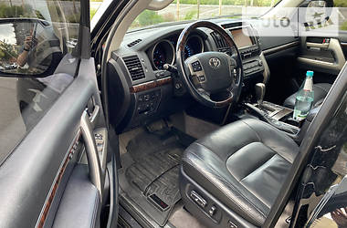 Позашляховик / Кросовер Toyota Land Cruiser 2011 в 