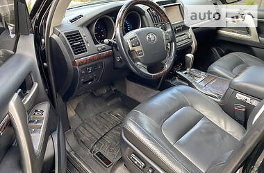 Позашляховик / Кросовер Toyota Land Cruiser 2011 в 