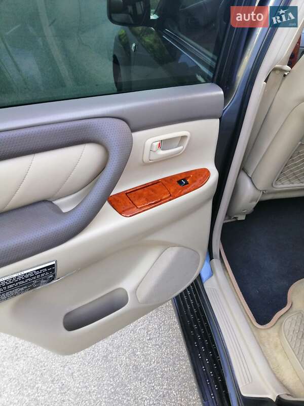 Позашляховик / Кросовер Toyota Land Cruiser 2003 в Дніпрі