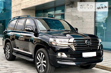 Внедорожник / Кроссовер Toyota Land Cruiser 2020 в 