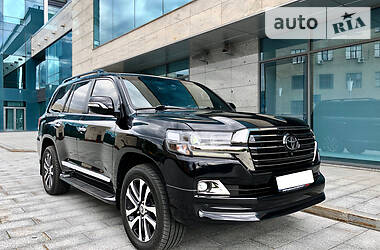 Внедорожник / Кроссовер Toyota Land Cruiser 2020 в 